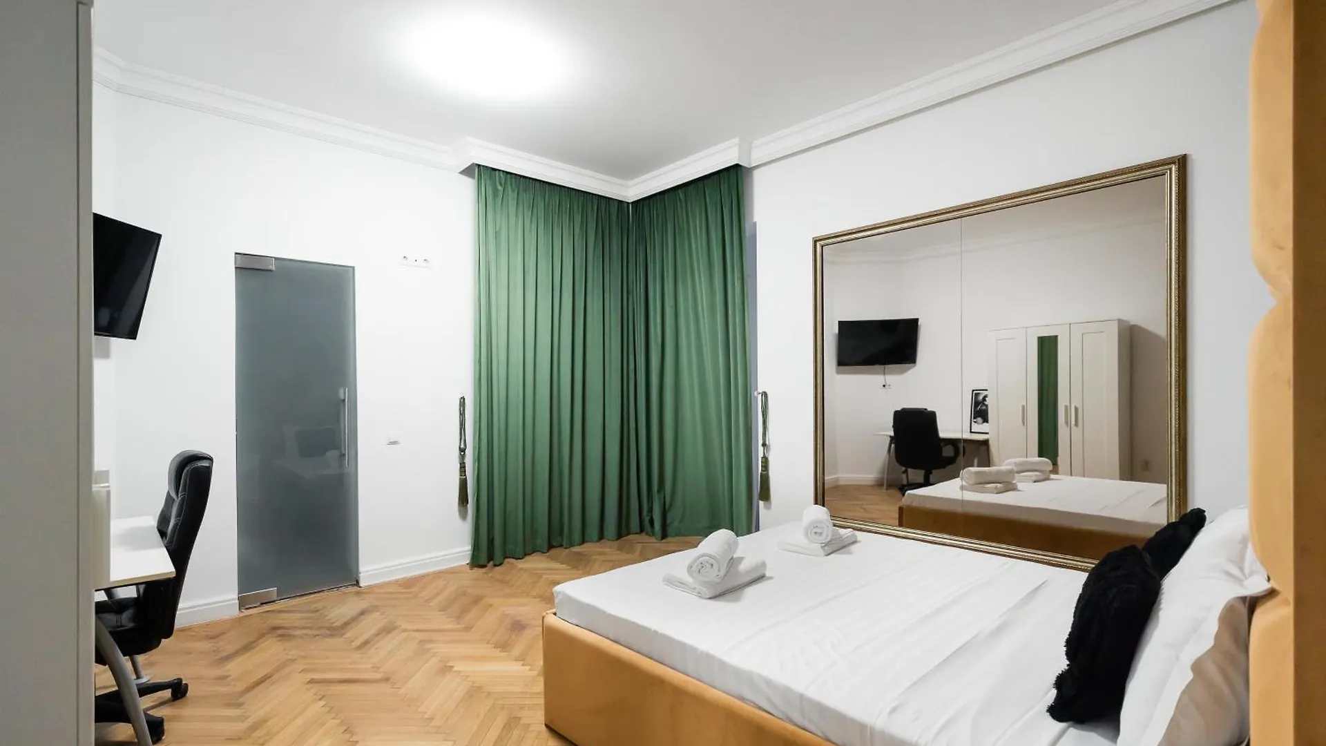 Central Studios In Piata Romana Bucureşti Apartament