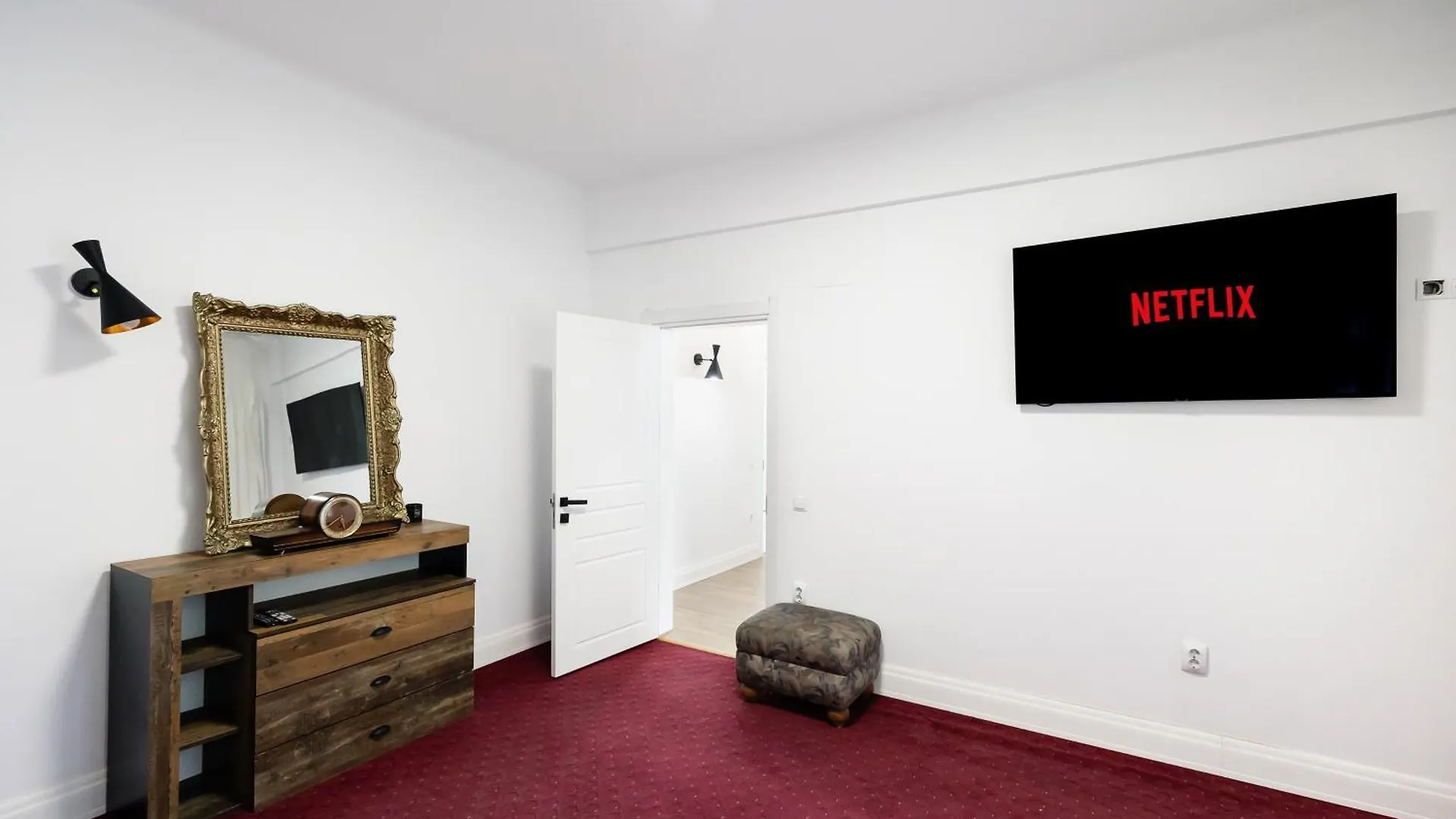 Central Studios In Piata Romana Bucureşti