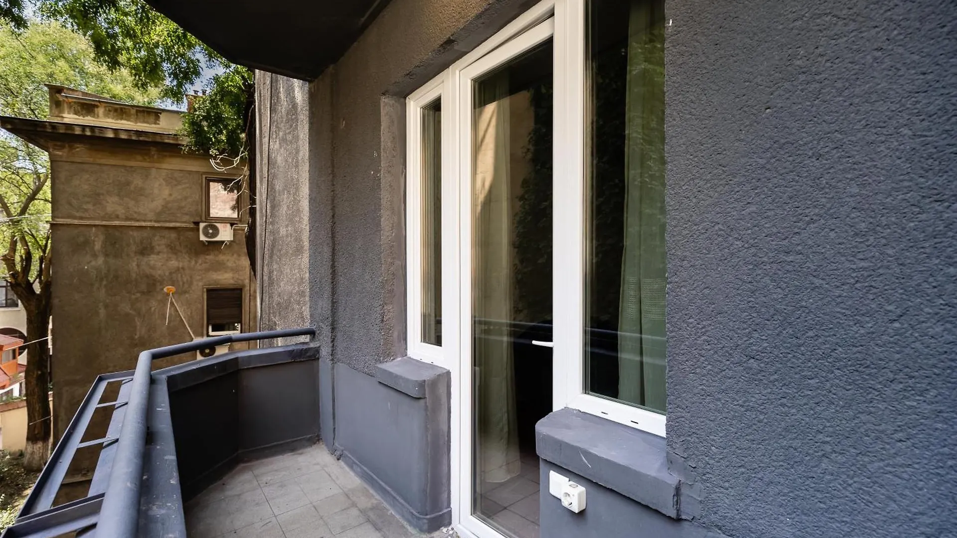 Central Studios In Piata Romana Bucureşti 0*,  România