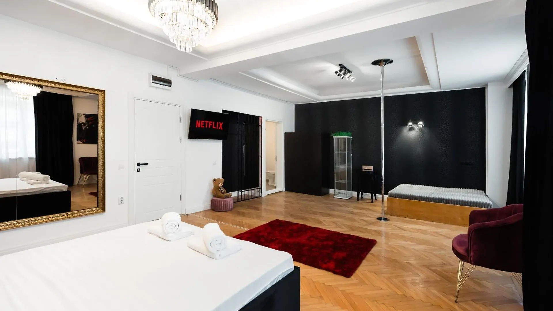 Central Studios In Piata Romana Bucureşti România