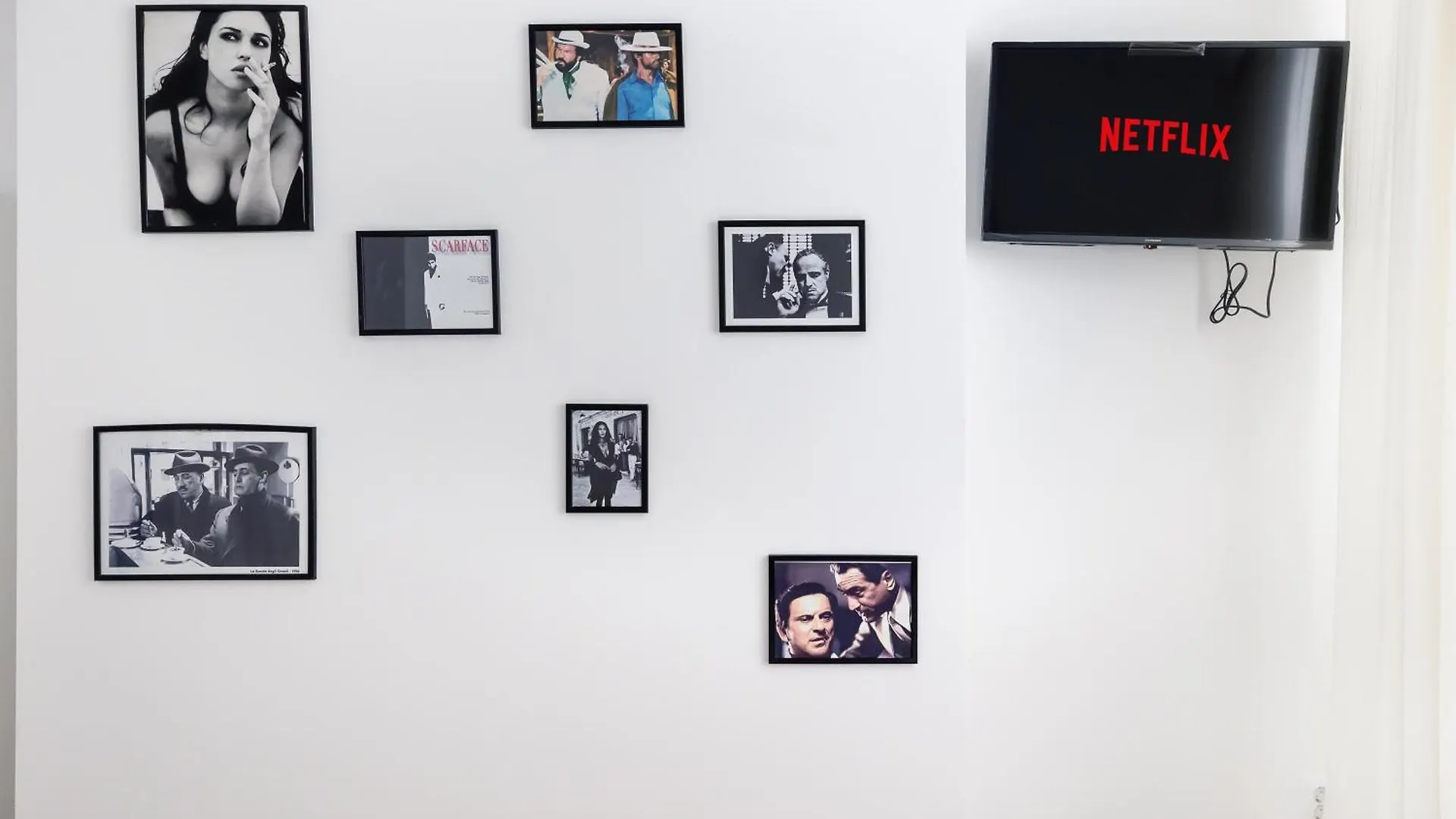 Central Studios In Piata Romana Bucureşti