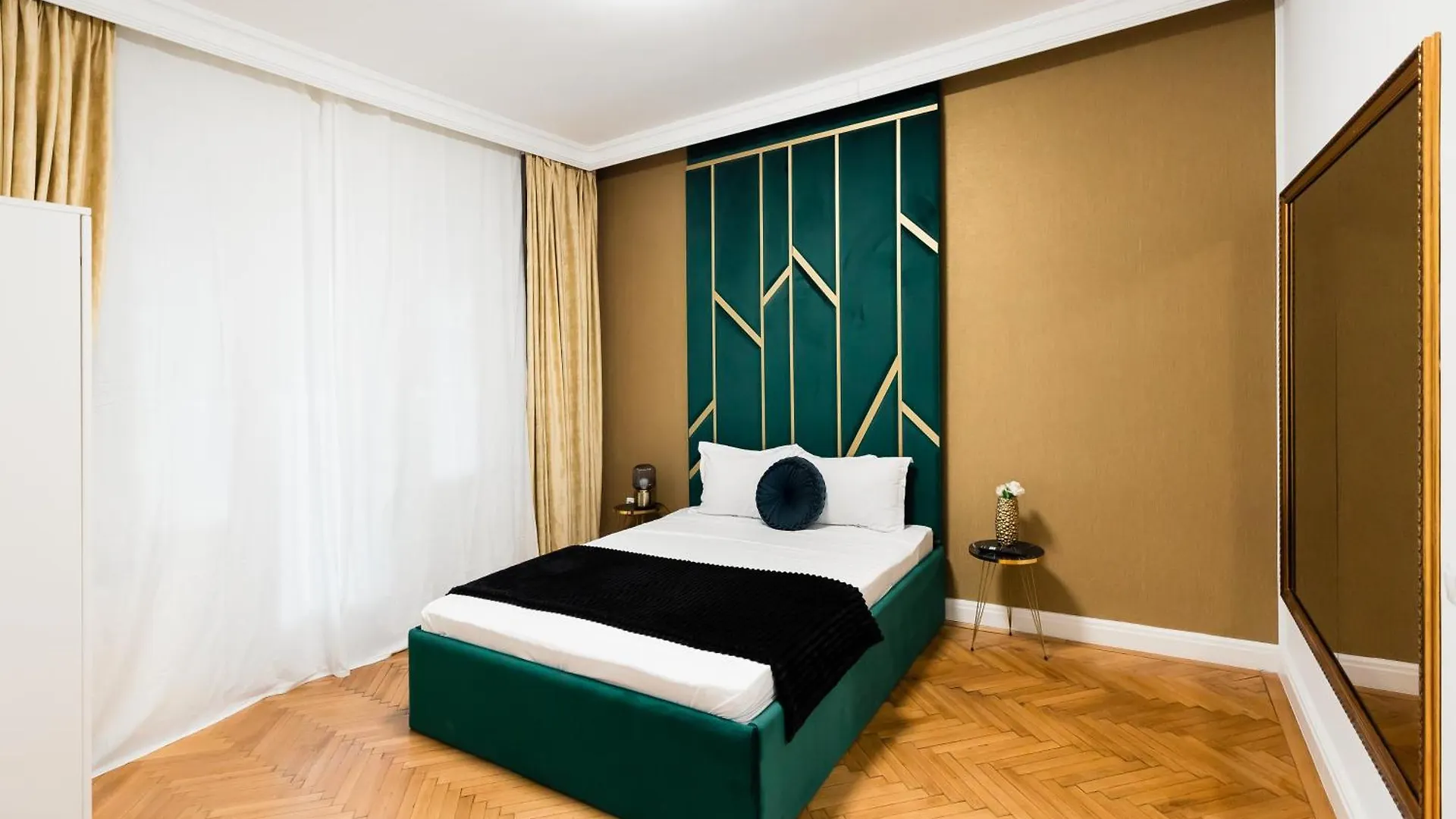 Central Studios In Piata Romana Bucureşti Apartament