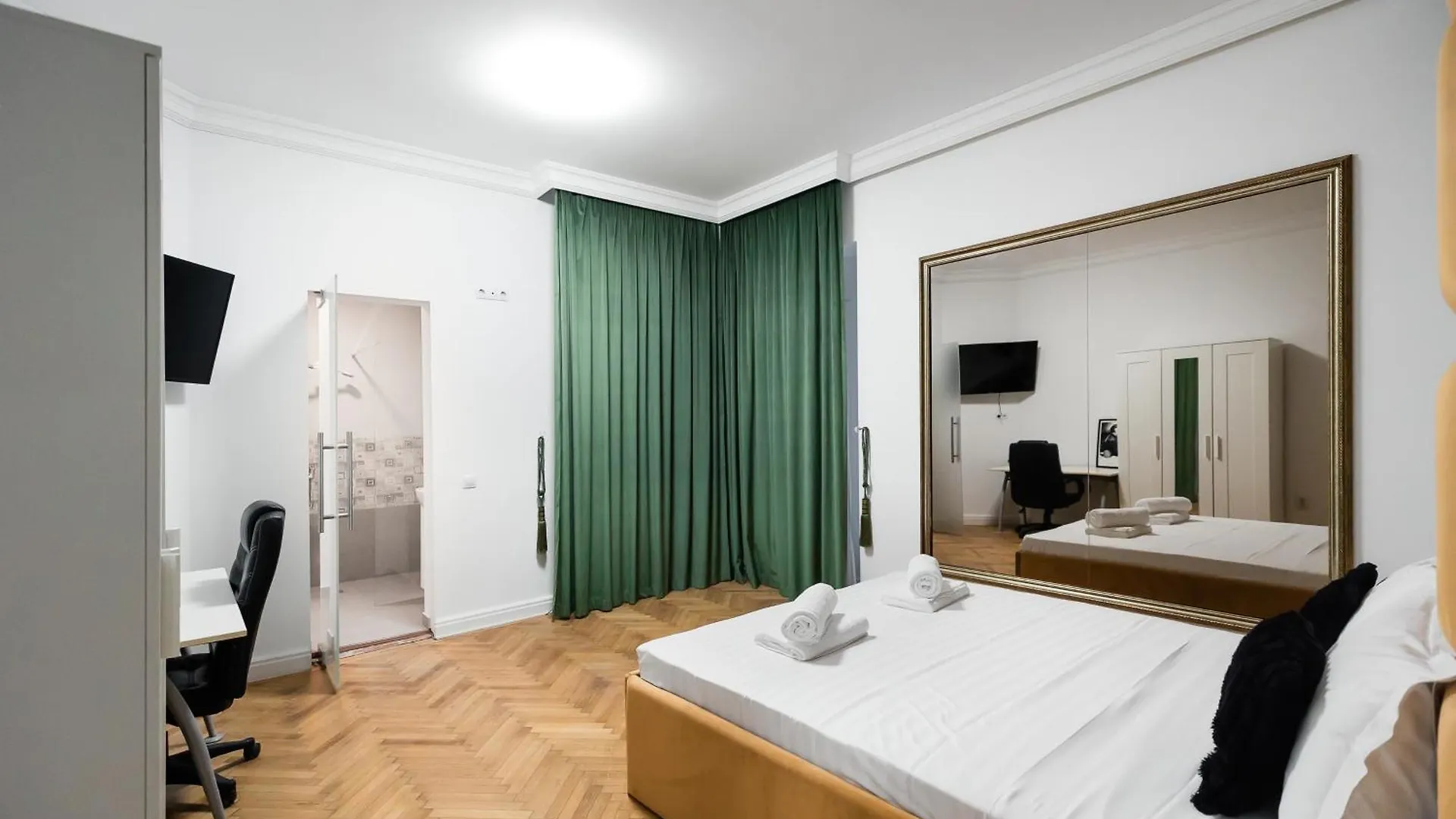 Central Studios In Piata Romana Bucureşti Apartament